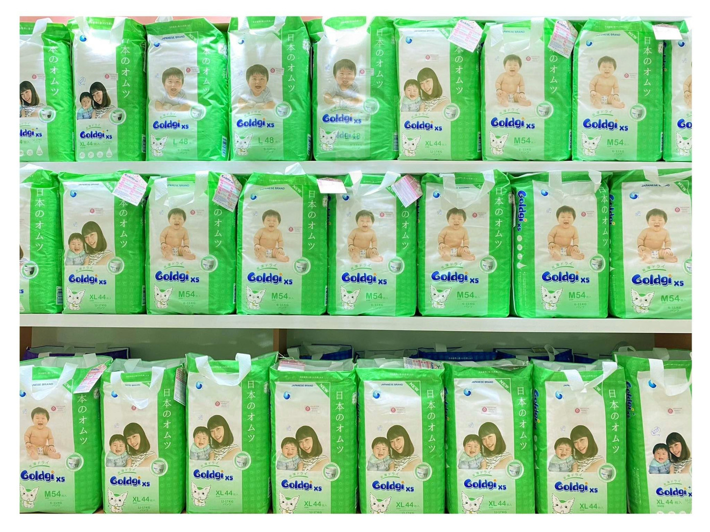 Gian hàng bỉm quần Goldgi X5 NEW tại LinhAuth Luxury - Phú Thọ