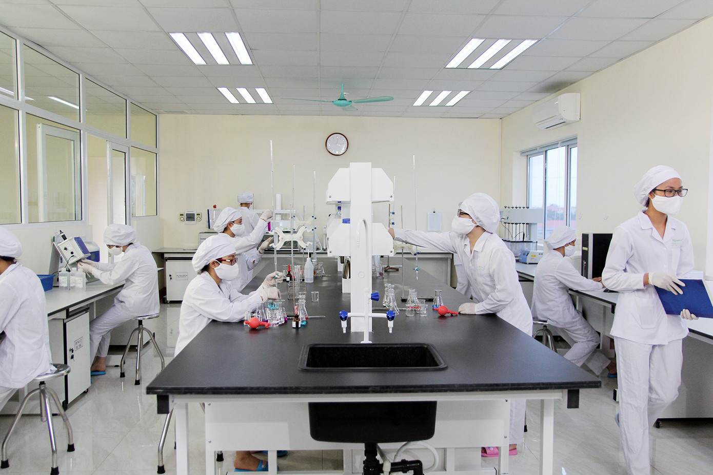 Phòng nghiên cứu tại Traphaco Phòng nghiên cứu tại Traphaco