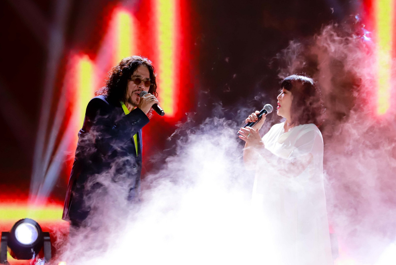 Các nghệ sĩ ngoài mang lời ca tiếng hát còn hỗ trợ tài chính gây quỹ giúp người bệnh Các nghệ sĩ ngoài mang lời ca tiếng hát còn hỗ trợ tài chính gây quỹ giúp người bệnh