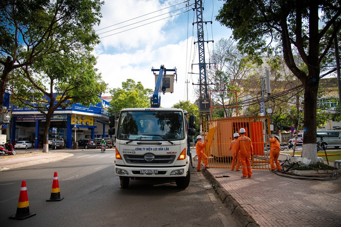 Các Công ty Điện lực chuẩn bị máy phát điện dự phòng cho các sự kiện quan trọng