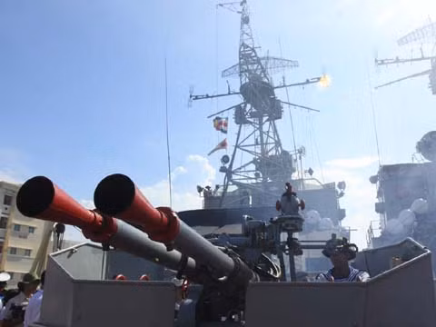 Dàn pháo 37 ly. Ảnh: Trí Đường - Tùng Duy