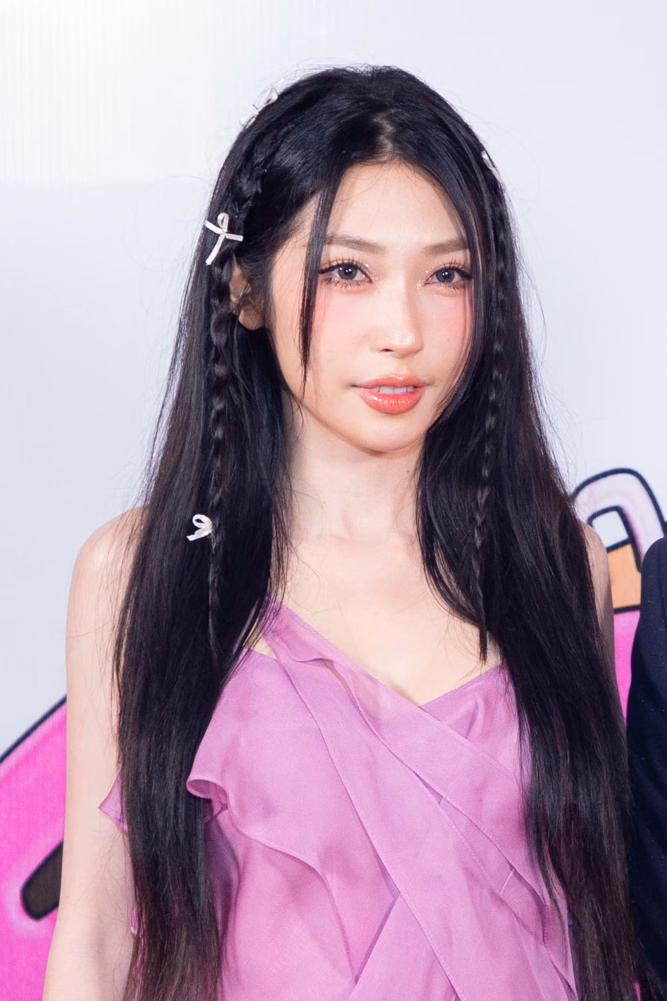 "Chị đẹp" Khổng Tú Quỳnh tái xuất với hime cut thời thượng.