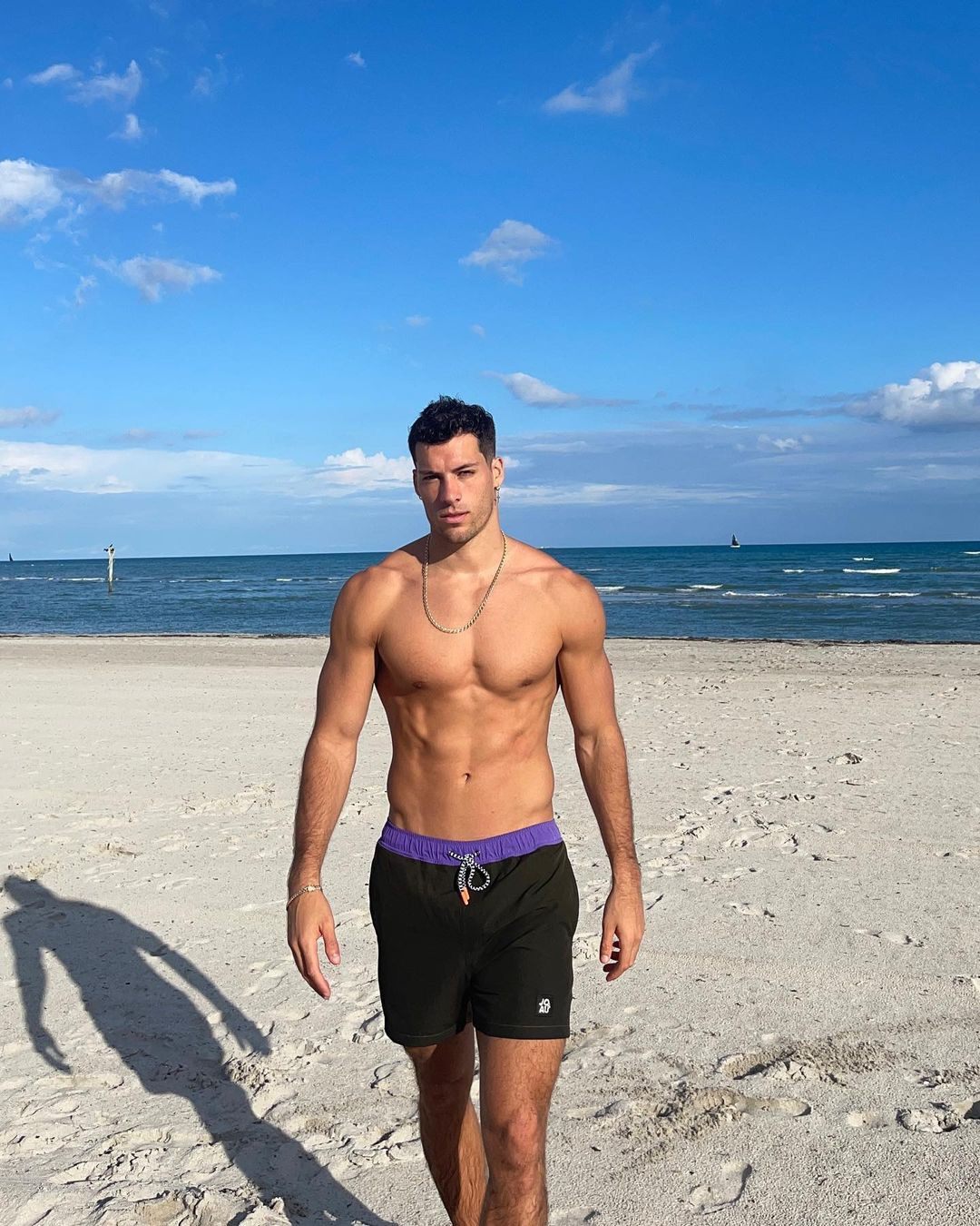 Patricio Parodi từng đăng quang Chiến binh xuất sắc nhất chương trình Esto es Guerra (Peru), sở hữu 2,5 triệu người theo dõi trên mạng xã hội.