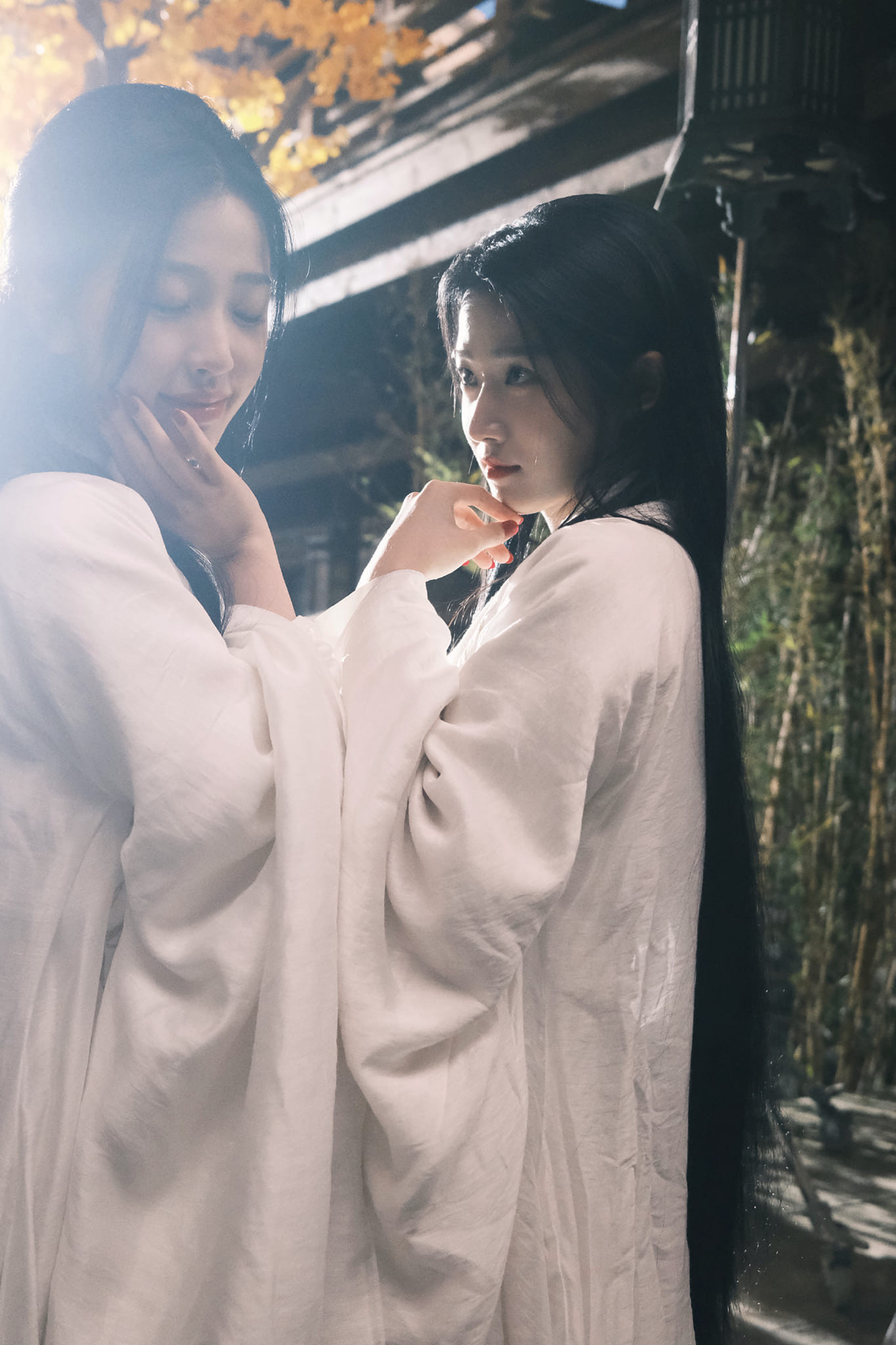 Dục Hiểu &quot;đọ sắc&quot; cùng Ngu Thư Hân trong Vân Chi Vũ.