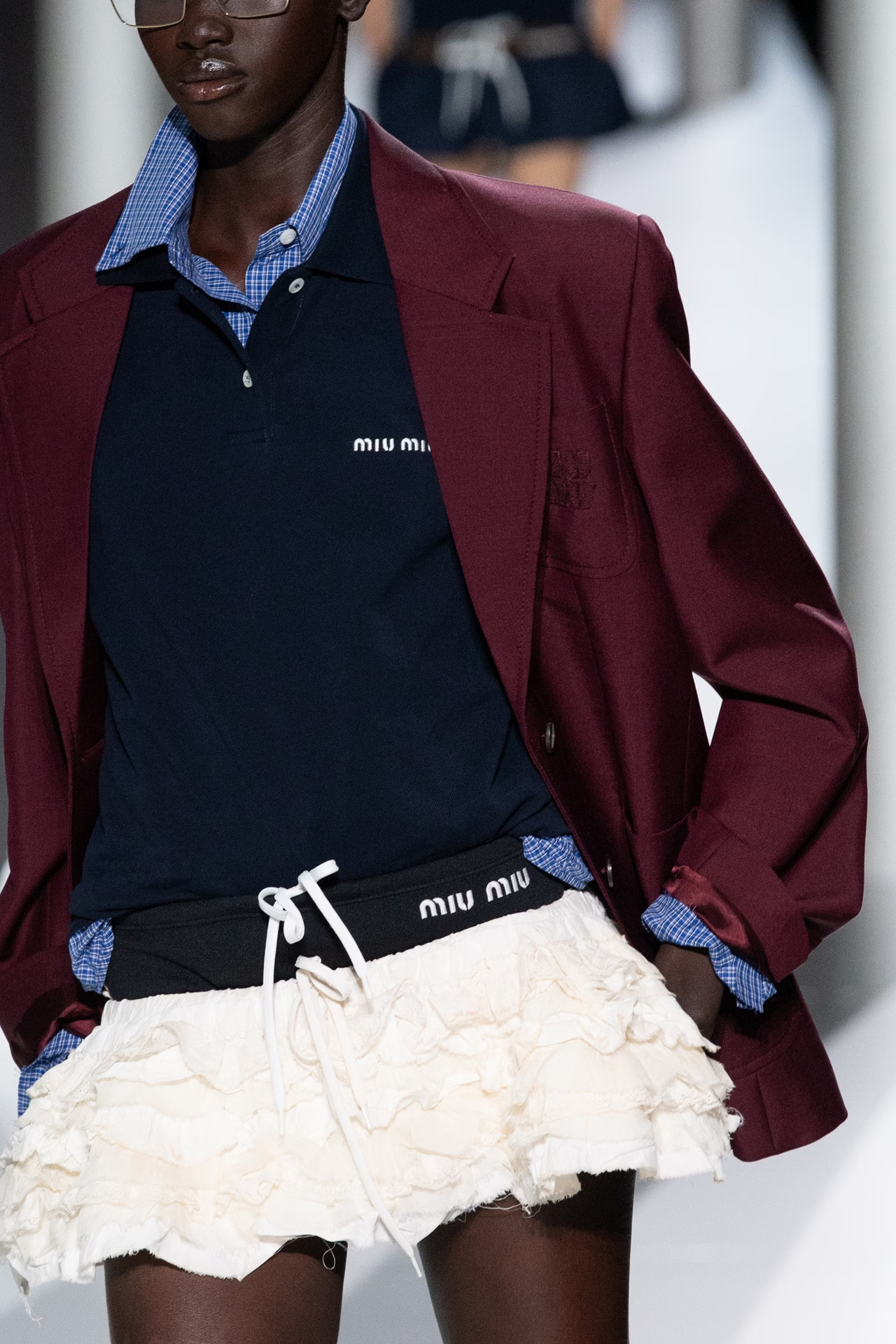 MiuMiu (trái), Bally (phải). MiuMiu (trái), Bally (phải).