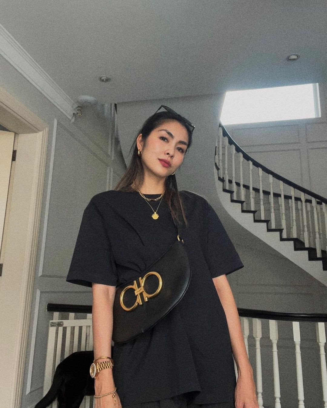 Trong khi bà mẹ ba con Tăng Thanh Hà tạo dấu ấn với màu đen cổ điển, Diễm My khoe nhan sắc cuốn hút với tông màu trắng. Trong khi bà mẹ ba con Tăng Thanh Hà tạo dấu ấn với màu đen cổ điển, Diễm My khoe nhan sắc cuốn hút với tông màu trắng.