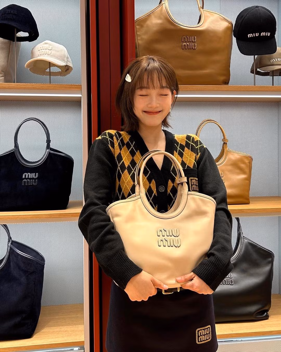 Nữ chính Strong Girl Nam Soon luôn tươi vui trong suốt sự kiện.