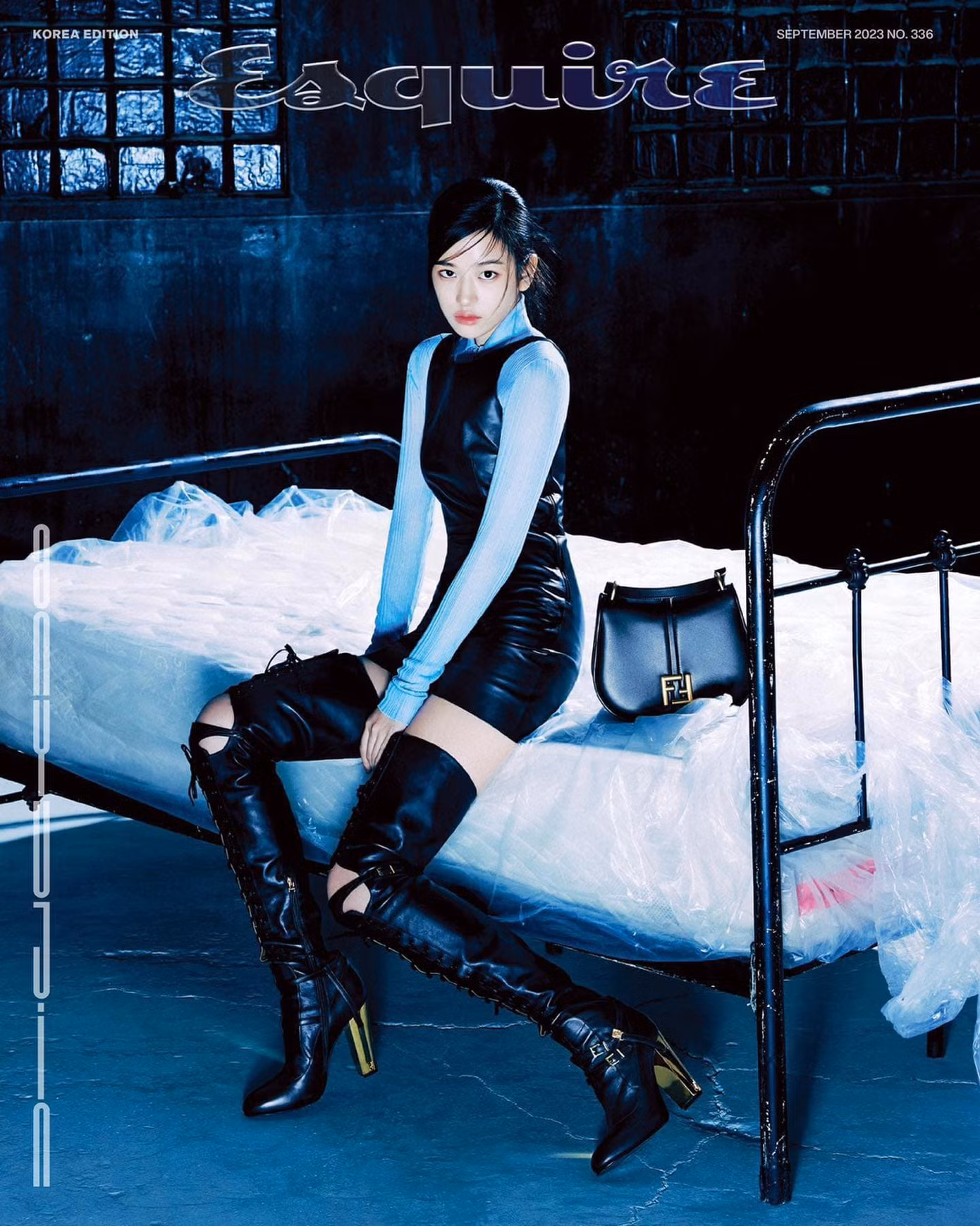 Diện mạo thanh lịch có chút phá cách của Yujin trên bìa Esquire Hàn số tháng 9.