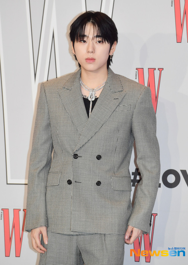 Zico bảnh bao tại thảm đỏ.