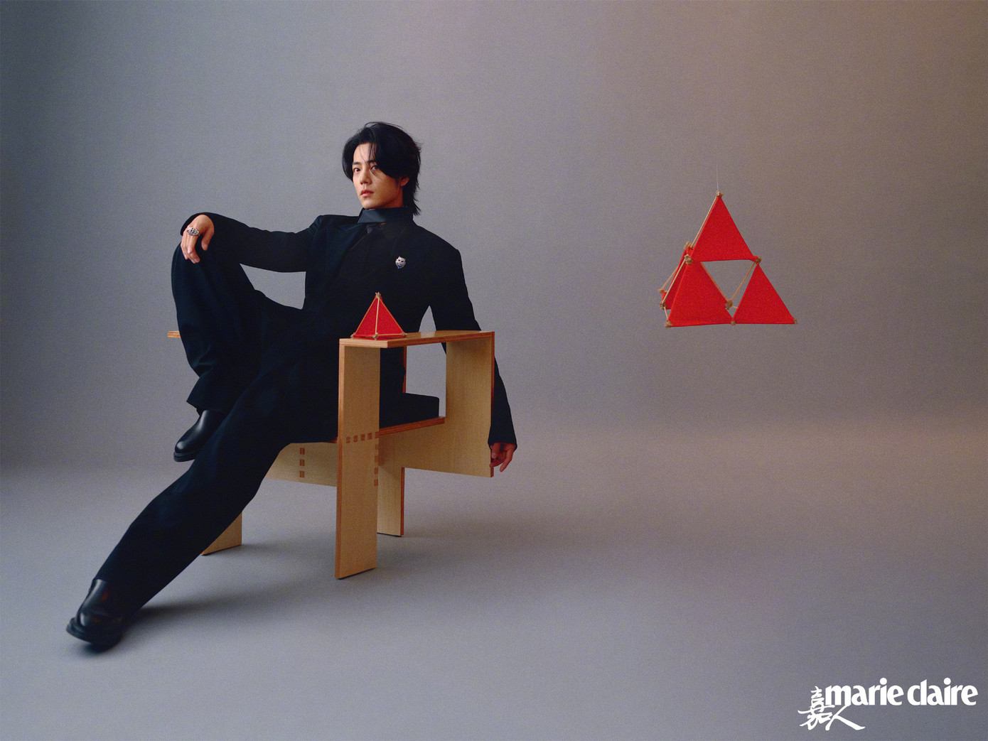 Tiêu Chiến phong trần, lãng tử trên bìa Marie Claire cùng TOD'S, Boucheron - hai thương hiệu do anh là đại diện toàn cầu. Tiêu Chiến phong trần, lãng tử trên bìa Marie Claire cùng TOD'S, Boucheron - hai thương hiệu do anh là đại diện toàn cầu.