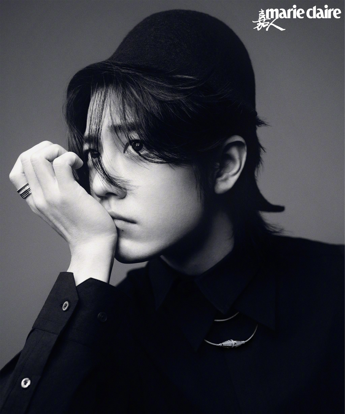 Tiêu Chiến phong trần, lãng tử trên bìa Marie Claire cùng TOD'S, Boucheron - hai thương hiệu do anh là đại diện toàn cầu. Tiêu Chiến phong trần, lãng tử trên bìa Marie Claire cùng TOD'S, Boucheron - hai thương hiệu do anh là đại diện toàn cầu.