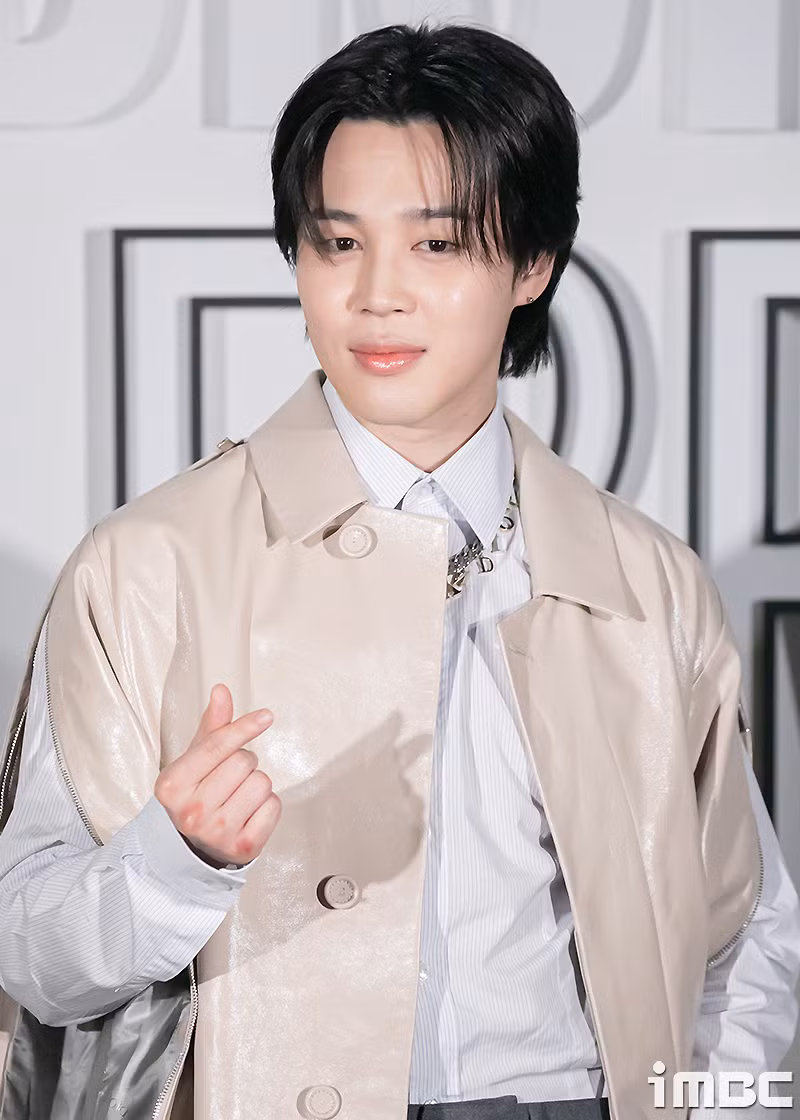 Đại sứ toàn cầu Park Jimin (BTS) "ghi điểm" với tạo hình bảnh bao.