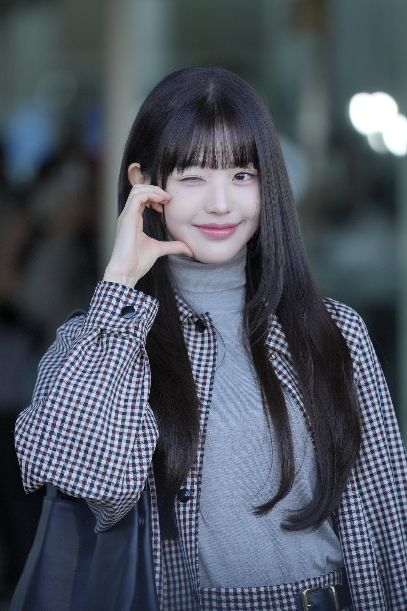 Làn da đẹp hoàn hảo của Jang Wonyoung khiến các chị em không ngừng xuýt xoa. Làn da đẹp hoàn hảo của Jang Wonyoung khiến các chị em không ngừng xuýt xoa.