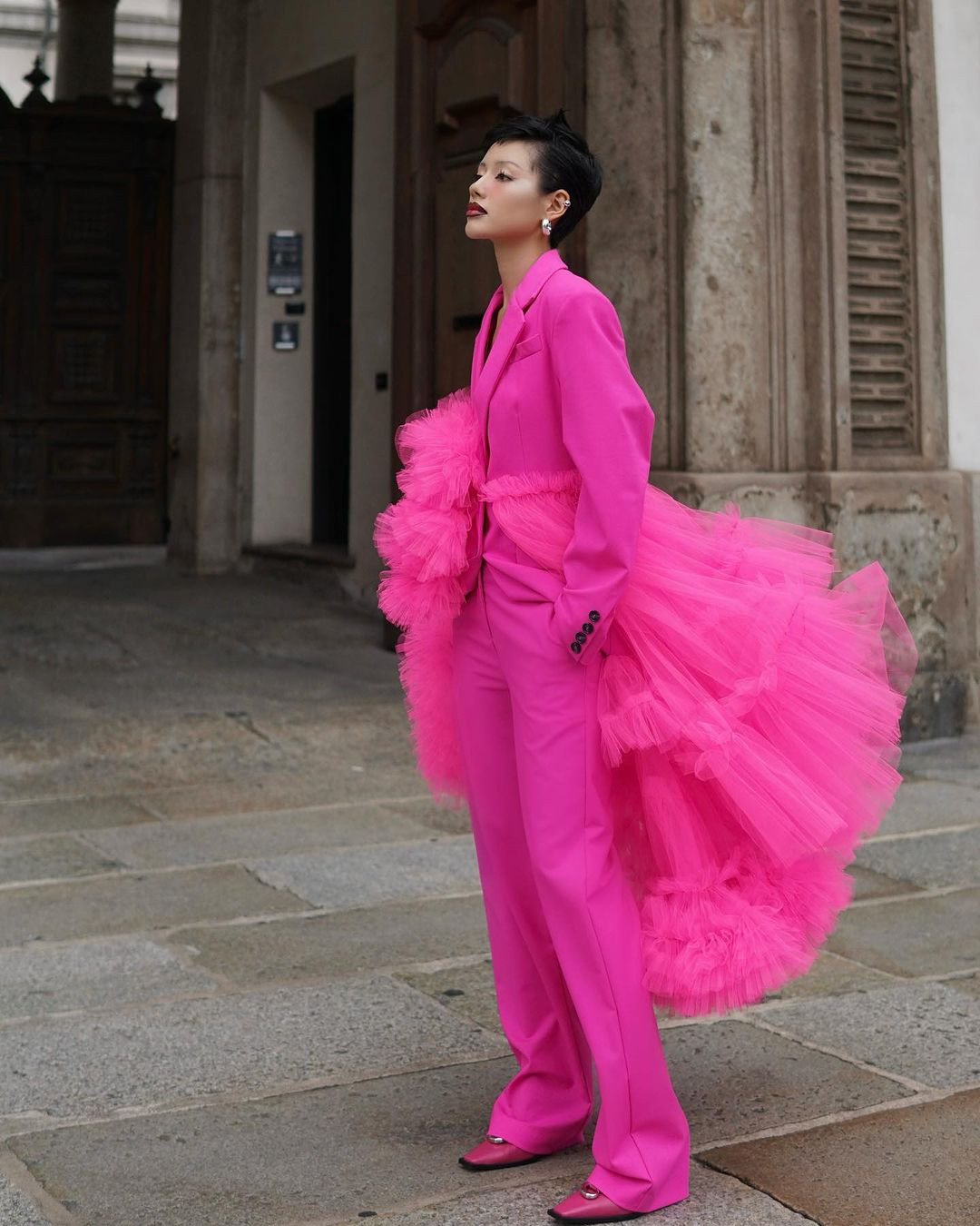 Ngắm sắc vóc loạt đại diện Việt Nam tại Milan Fashion Week 2024, ai ấn tượng nhất? ảnh 14 Ngắm sắc vóc loạt đại diện Việt Nam tại Milan Fashion Week 2024, ai ấn tượng nhất? ảnh 14