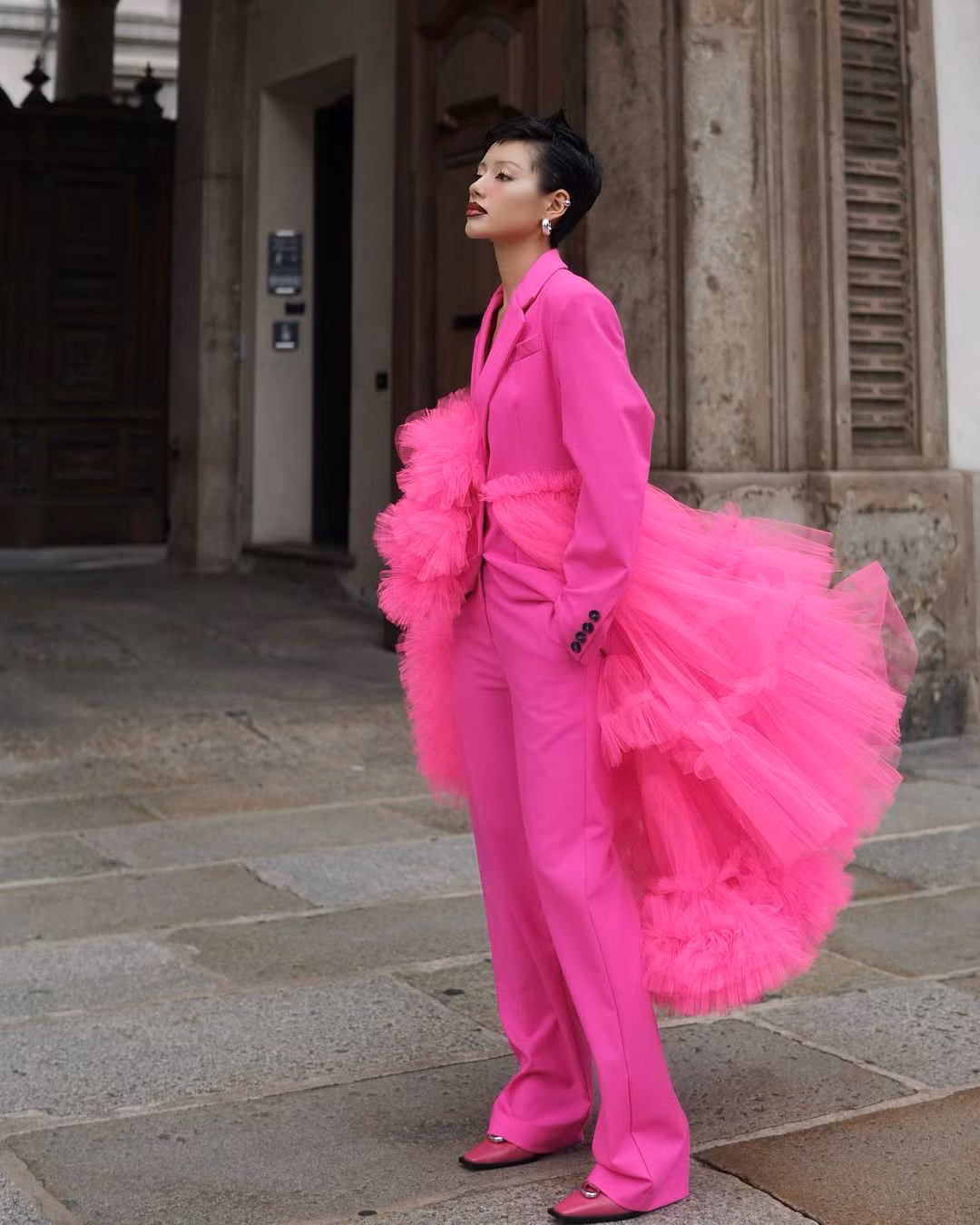 Ngắm sắc vóc loạt đại diện Việt Nam tại Milan Fashion Week 2024, ai ấn tượng nhất? ảnh 14