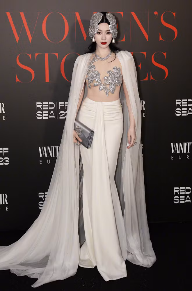 Phạm Băng Băng diện thiết kế của nhà mốt Miss Sohee tại Cannes 2023.