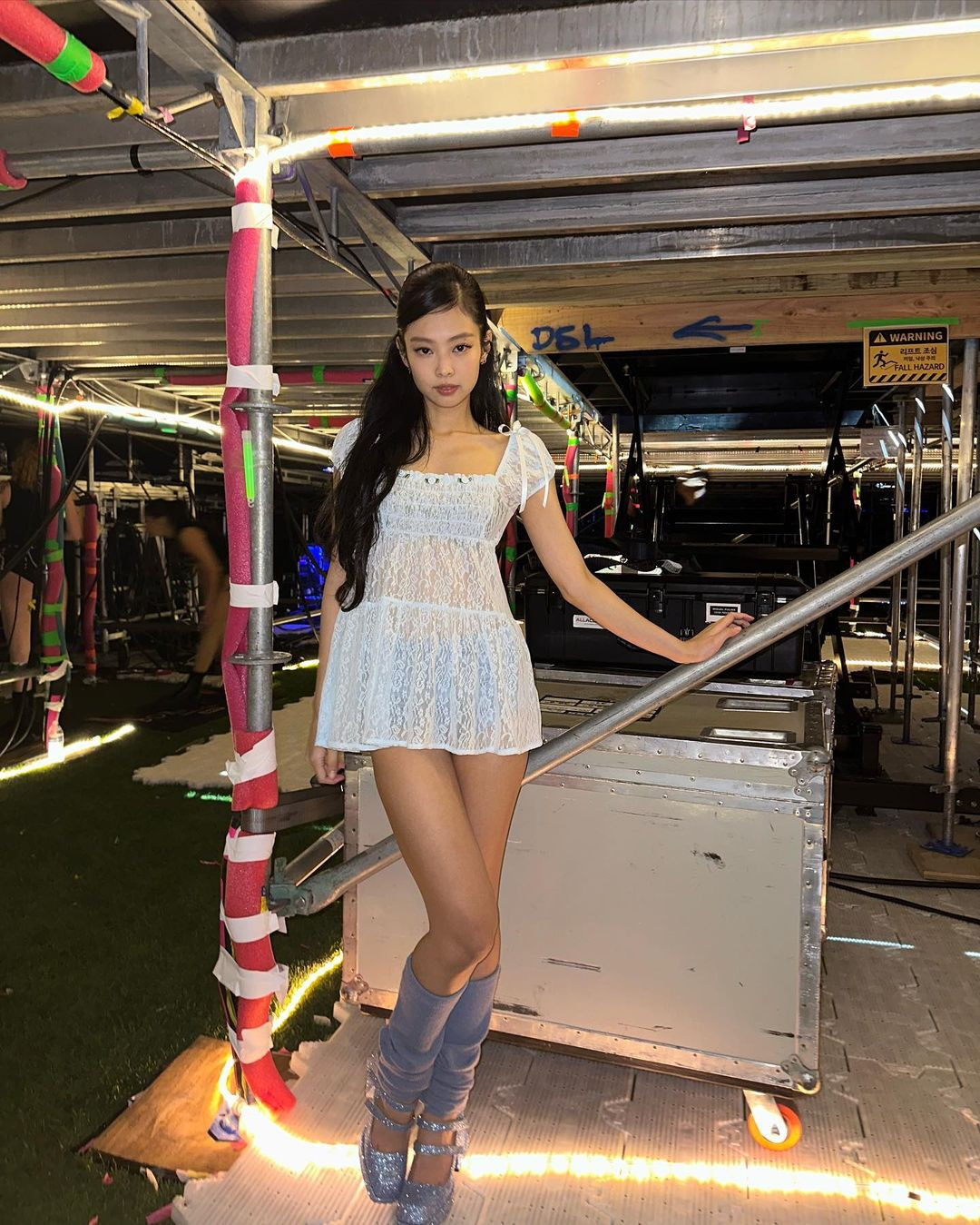 Nữ idol ưa chuộng các mẫu váy đầm babydoll, các chi tiết nơ, ruy băng trang trí cùng tông màu ngọt ngào.