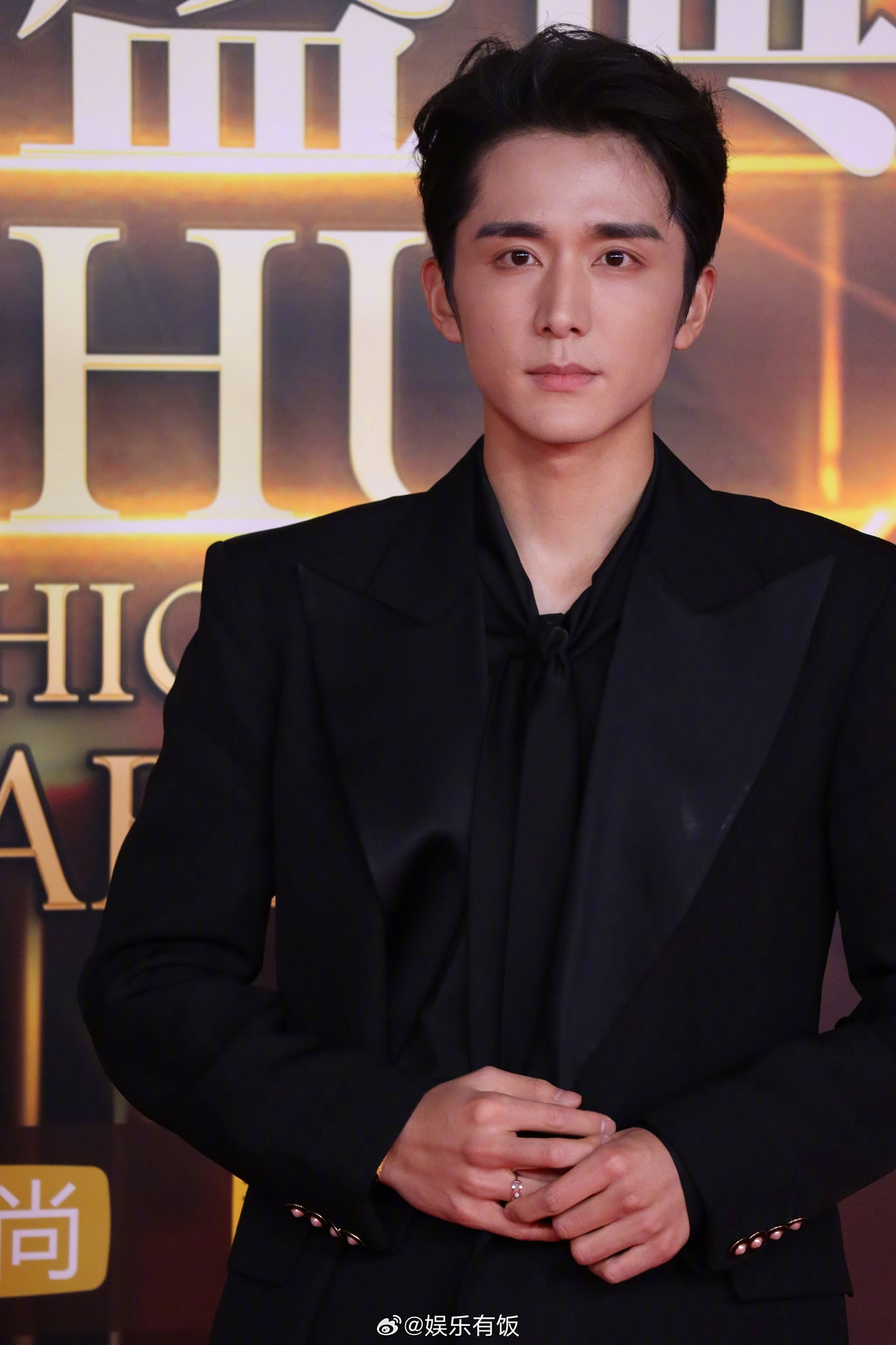 Trương Tân Thành bảnh bao trong "cây đen". Trương Tân Thành bảnh bao trong "cây đen".