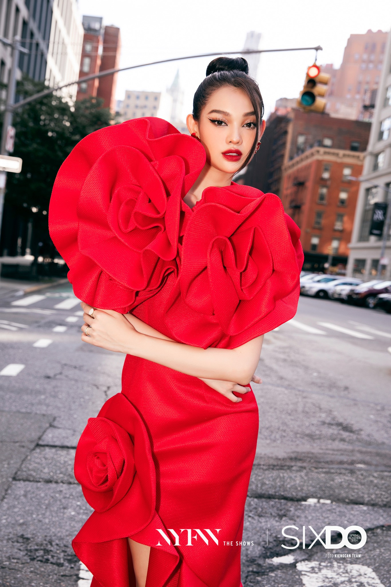 Người đẹp Bé Quyên, Top 10 Hoa hậu Việt Nam 2022, cô rất được lòng các NTK trong nước.