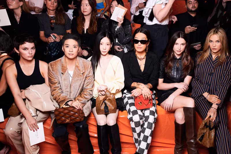 35. Amber f(x) và Taeyeon SNSD - Louis Vuitton 35. Amber f(x) và Taeyeon SNSD - Louis Vuitton
