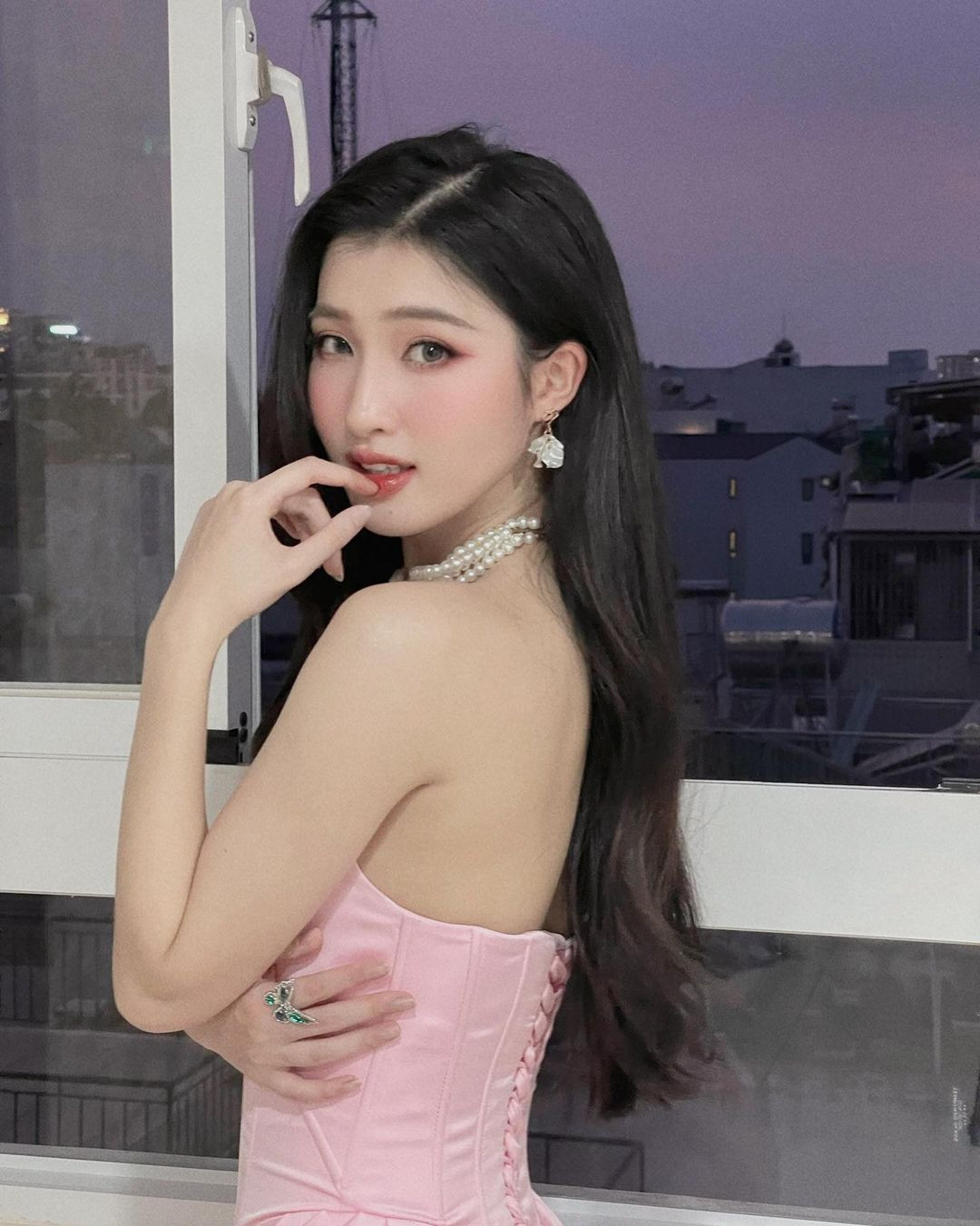 Á hậu Phương Nhi "ghi điểm" với phong cách công chúa, ngọt ngào. Á hậu Phương Nhi "ghi điểm" với phong cách công chúa, ngọt ngào.