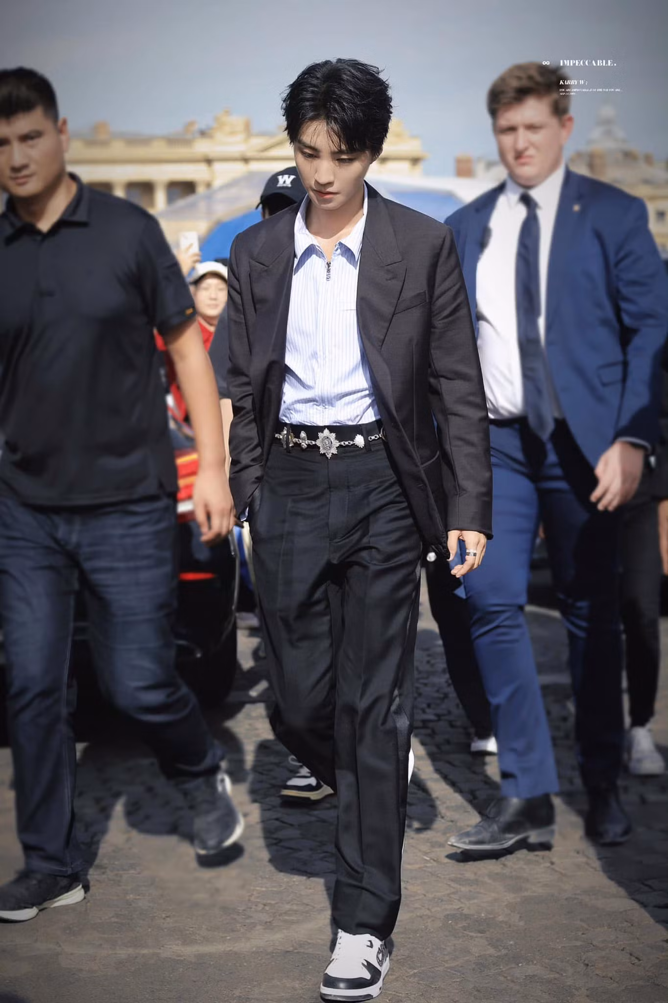 Vương Tuấn Khải gây ấn tượng với tạo hình thanh lịch, hiện đại. Vương Tuấn Khải gây ấn tượng với tạo hình thanh lịch, hiện đại.