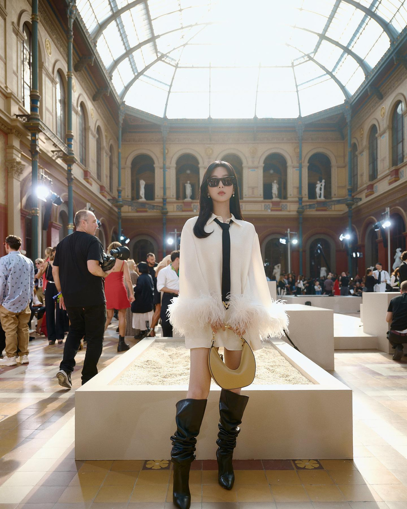 Dương Tử lọt Top sao mặc đẹp của tạp chí VOGUE ở vị trí 93/105. Dương Tử lọt Top sao mặc đẹp của tạp chí VOGUE ở vị trí 93/105.