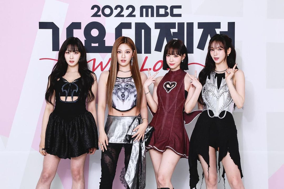 4 cô gái aespa diện thiết kế của thương hiệu La Lune.