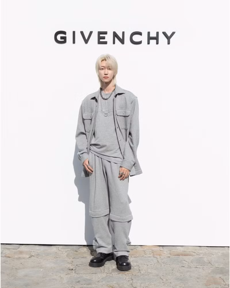 100. The8 SEVENTEEN - Givenchy 100. The8 SEVENTEEN - Givenchy