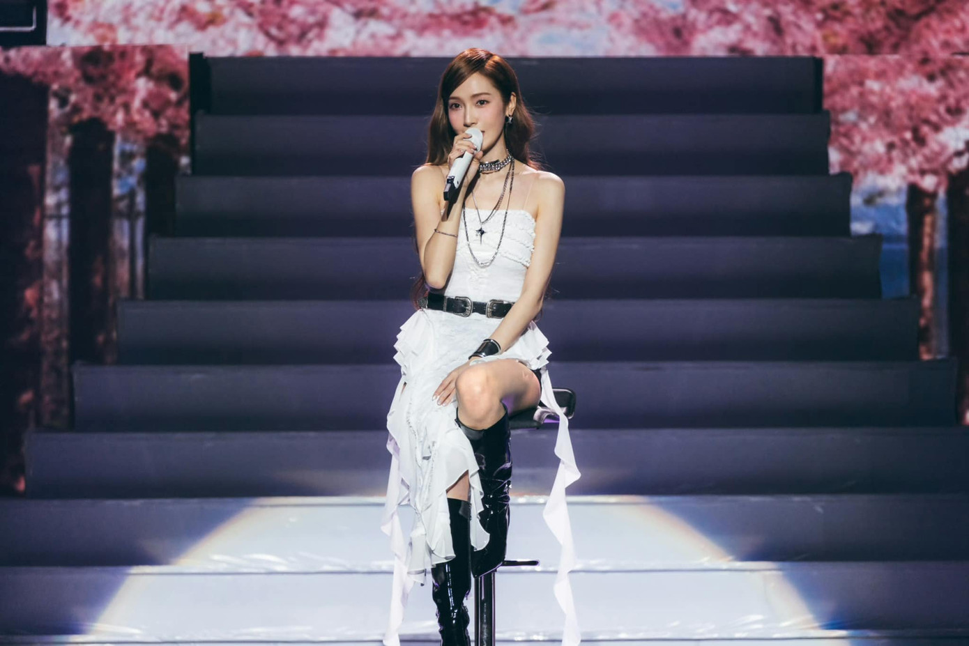 Nara Dress - thiết kế đầm rong biển đình đám của nhà mốt Việt có giá 126 USD (3 triệu đồng).