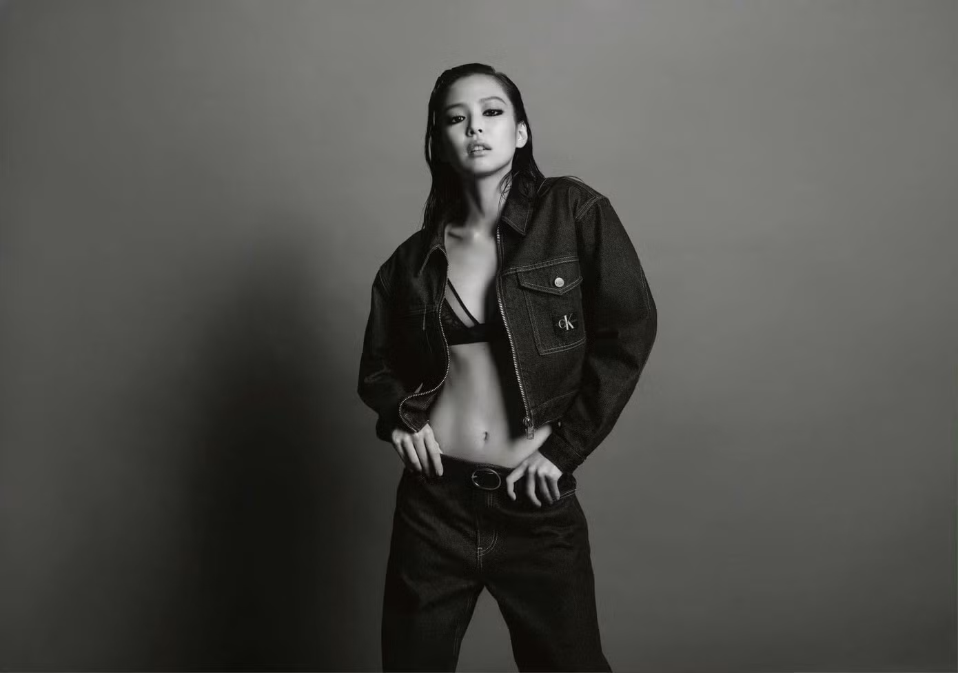 Jennie BLACKPINK xuất hiện cá tính.