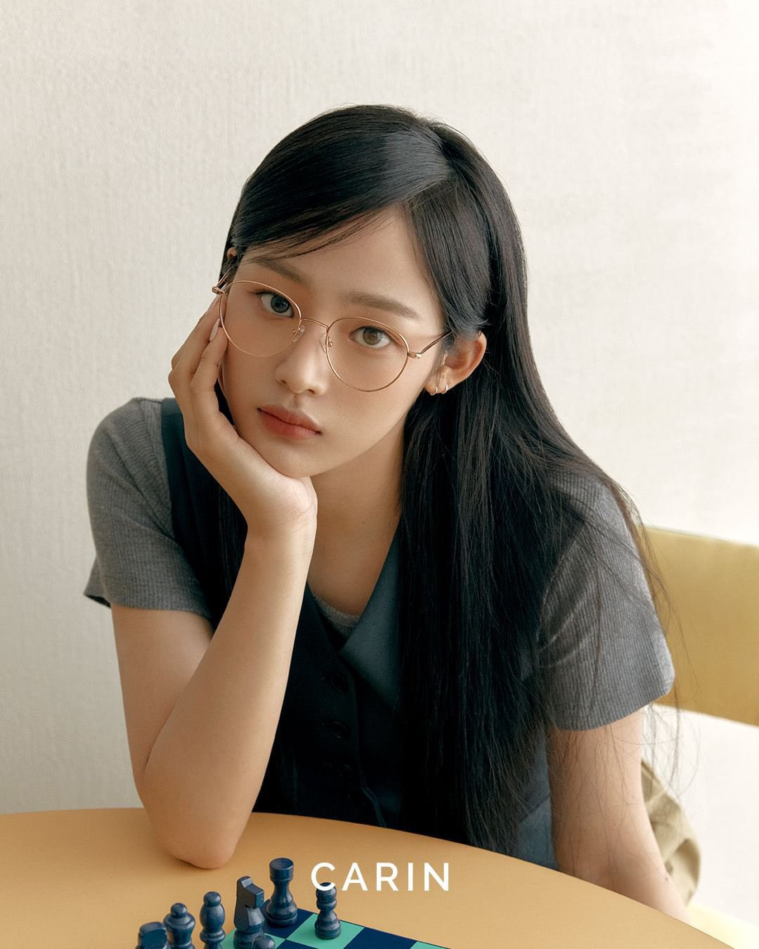 Minji NewJeans, Joy Red Velvet, Eunchae Le Sserafim khoe sắc với kiểu mái lá vừng.