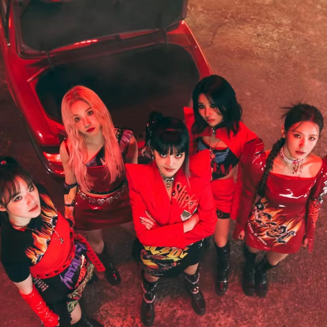 Thiết kế của La Lune xuất hiện trong MV Tomboy của (G)I-DLE.