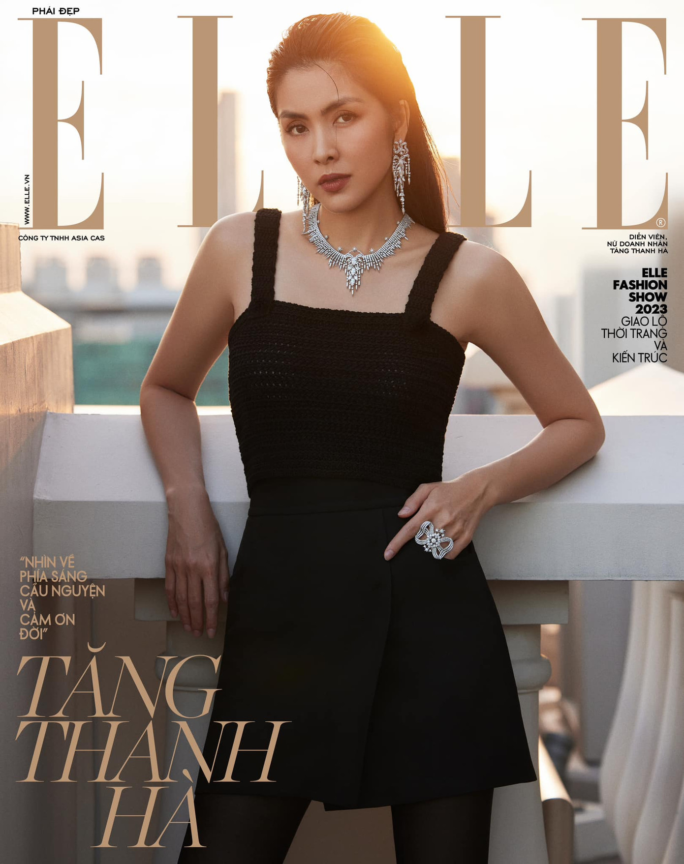 Các "chị đẹp" Tăng Thanh Hà, Hồ Ngọc Hà lên bìa tạp chí cuối năm với phong cách "giàu ngầm", tạo điểm nhấn với trang sức đá quý. Các "chị đẹp" Tăng Thanh Hà, Hồ Ngọc Hà lên bìa tạp chí cuối năm với phong cách "giàu ngầm", tạo điểm nhấn với trang sức đá quý.