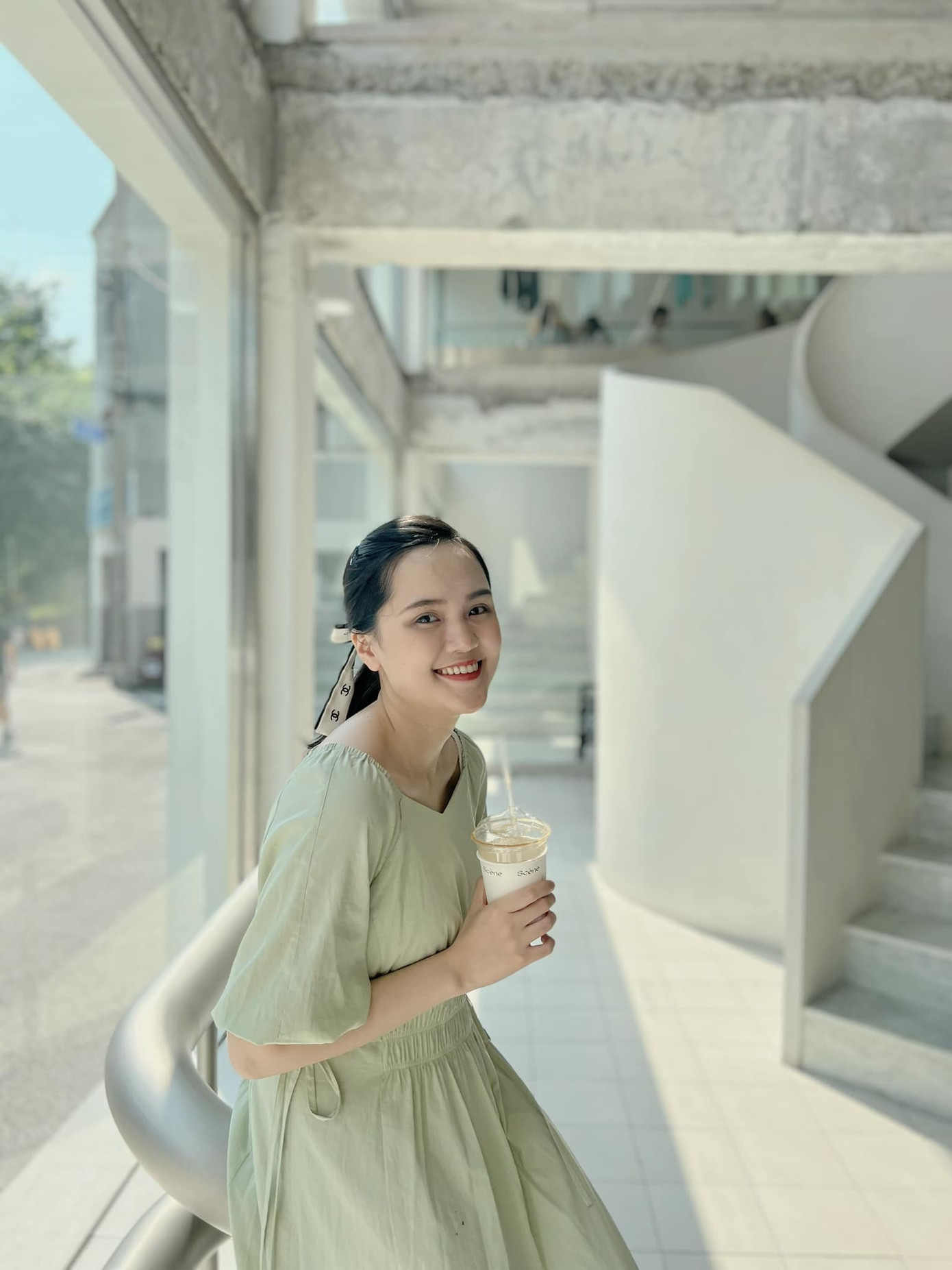 Vợ cầu thủ Duy Mạnh được cộng đồng mạng ưu ái tên gọi "công chúa béo" nhờ gương mặt bầu bĩnh đáng yêu. Vợ cầu thủ Duy Mạnh được cộng đồng mạng ưu ái tên gọi "công chúa béo" nhờ gương mặt bầu bĩnh đáng yêu.