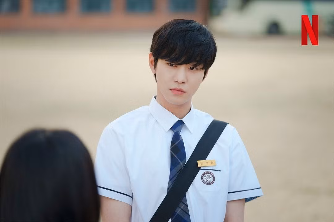 Ở thời điểm 17 tuổi, nam chính Nam Si Heon (Ahn Hyo Seop) không mang lại khí chất thanh xuân như bản gốc.