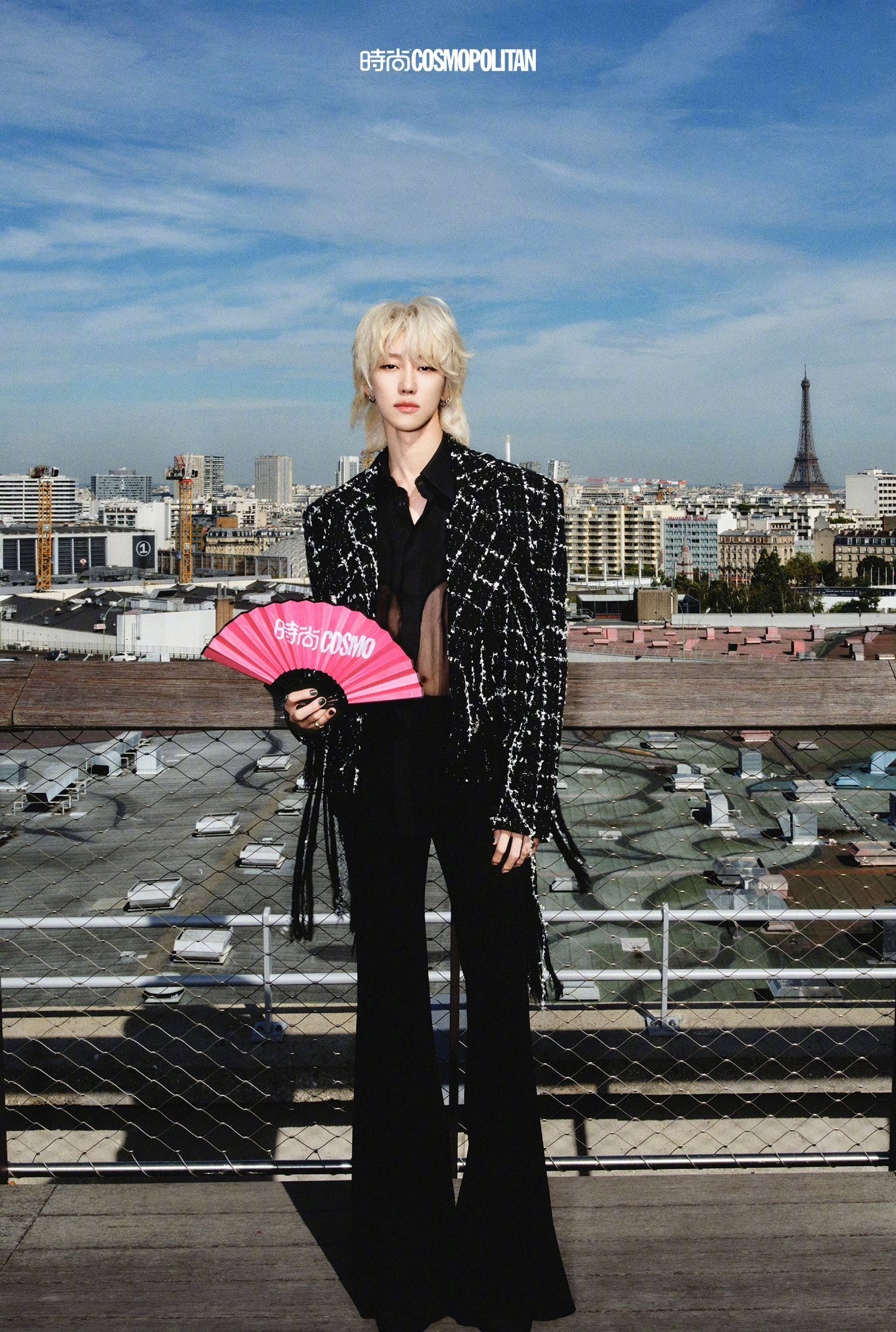 Từ Minh Hạo - The8 (Seventeen) đẹp phi giới tính với áo dạ tweed cùng quần ống loe. Từ Minh Hạo - The8 (Seventeen) đẹp phi giới tính với áo dạ tweed cùng quần ống loe.