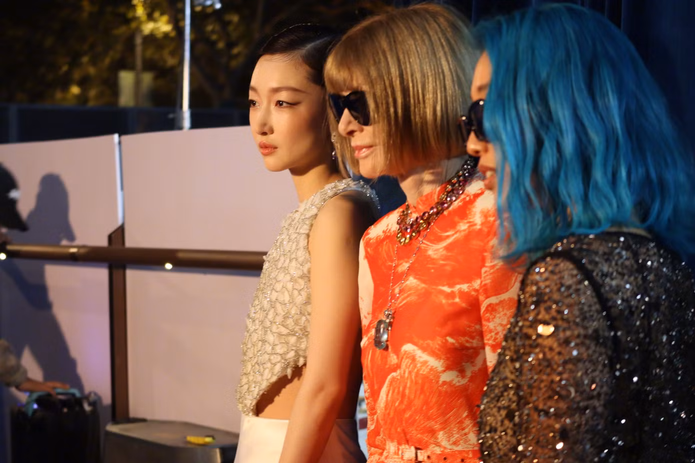 Châu Đông Vũ gây chú ý khi chung khung hình cùng Anna Wintour, người phụ nữ quyền lực nhất làng thời trang thế giới.