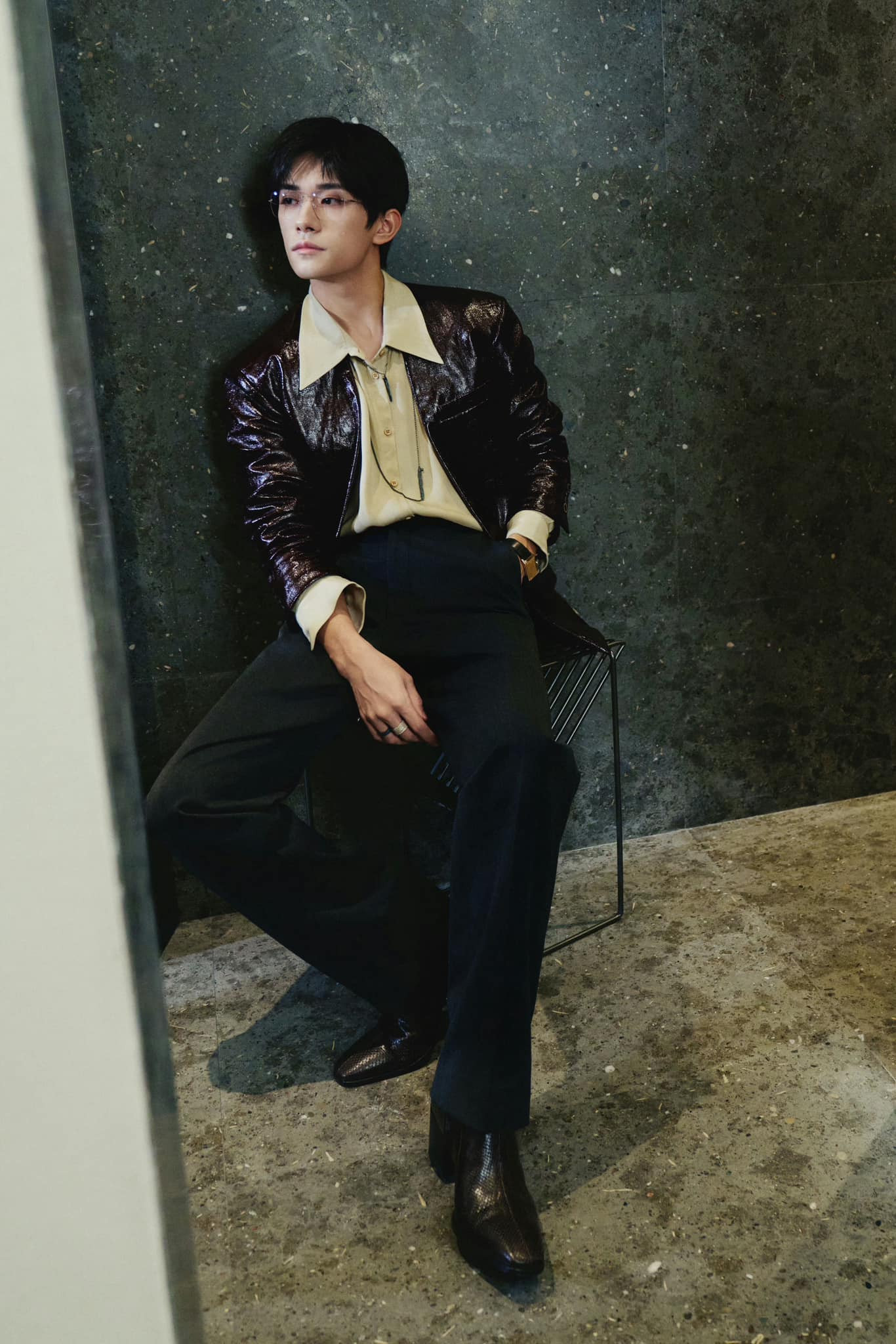 Dịch Dương Thiên Tỉ khoe sắc vóc thăng hạng, tạo hình bảnh bao.