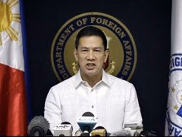 Phát ngôn viên Bộ Ngoại giao Philippines Raul Hernandez hôm 3-7. Ảnh: Inquirer.net