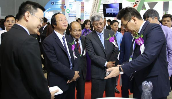 TOTO giới thiệu các sản phẩm công nghệ mới tại EPIF 2017 ảnh 2