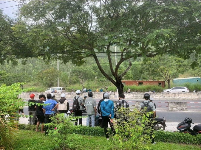 Container phía bên đường, nơi tìm thấy thi thể người đàn ông