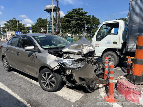 Chiếc ô tô biến dạng