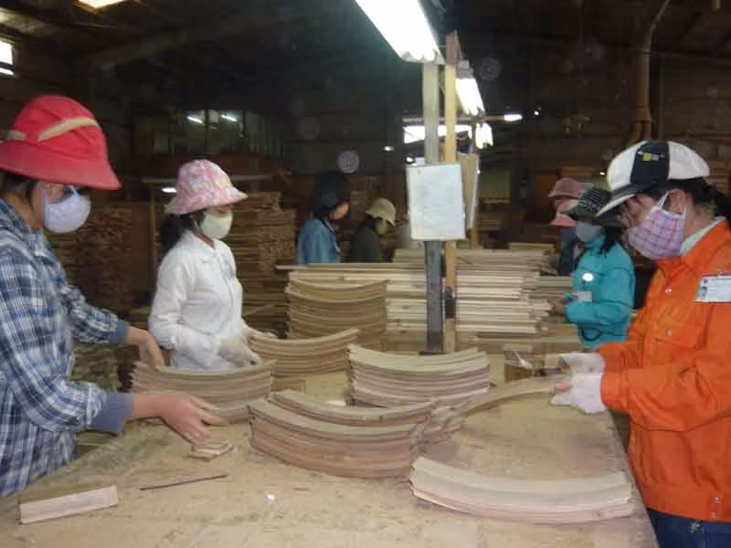 Công nhân làm việc tại 
