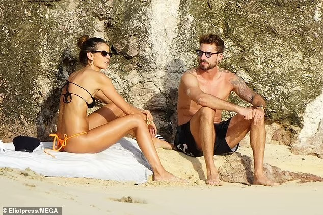Izabel Goulart và Kevin Trapp đi nghỉ cùng nhau sau khi trở về từ World Cup 2022. Ảnh: Mega.