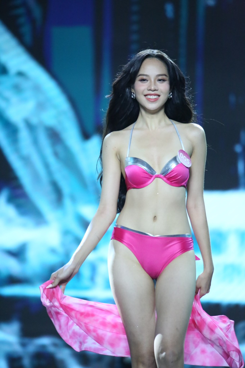 Thanh Thủy là một trong những thí sinh sở hữu chiều cao ấn tượng nhất cuộc thi năm nay, với 1,75 m. Số đo ba vòng của tân hoa hậu là 80-63-94 cm, nặng 55 kg.