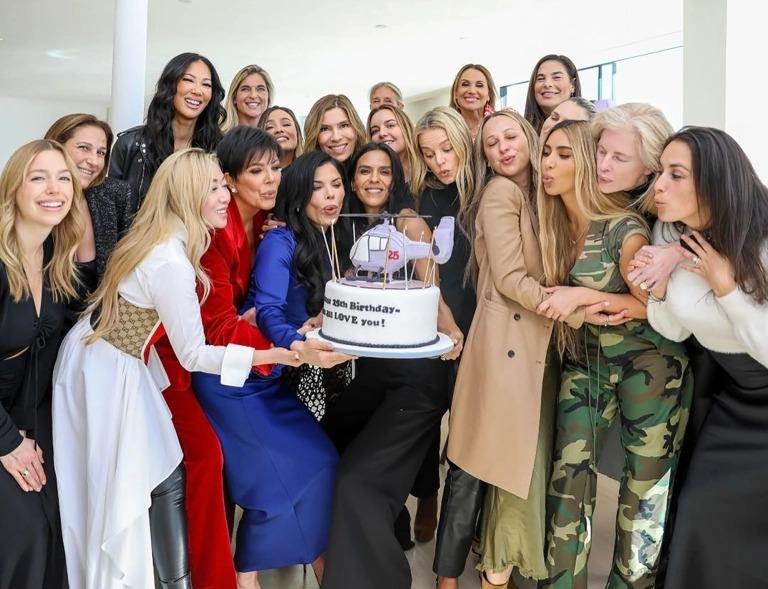 Lauren Sanchez tổ chức sinh nhật với hội chị em thân thiết. Ảnh: IG.