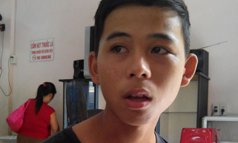 Cậu bé 15 tuổi chưa hết thảng thốt kể lại sự việc. Cậu bé 15 tuổi chưa hết thảng thốt kể lại sự việc