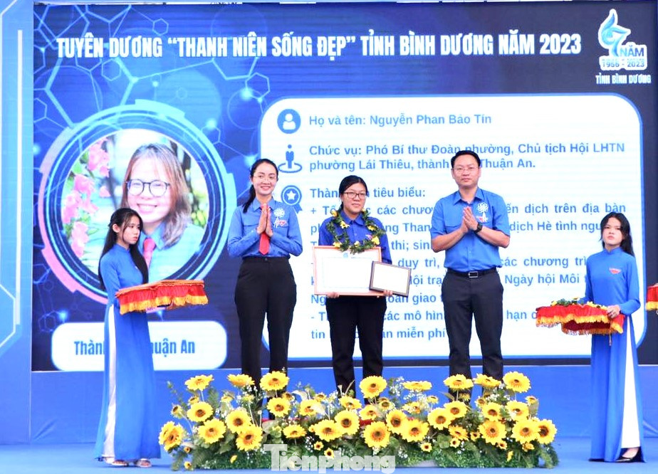 Tuyên dương "Thanh niên sống đẹp"