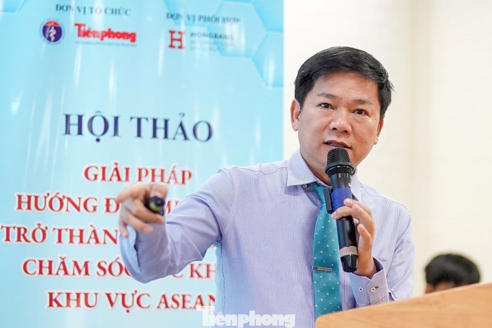 TS.BS Nguyễn Phan Tú Dung tham luận tại hội thảo
